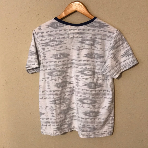 Aztec print tee - Picture 2 of 3